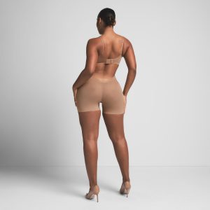 LOW BACK SHORT