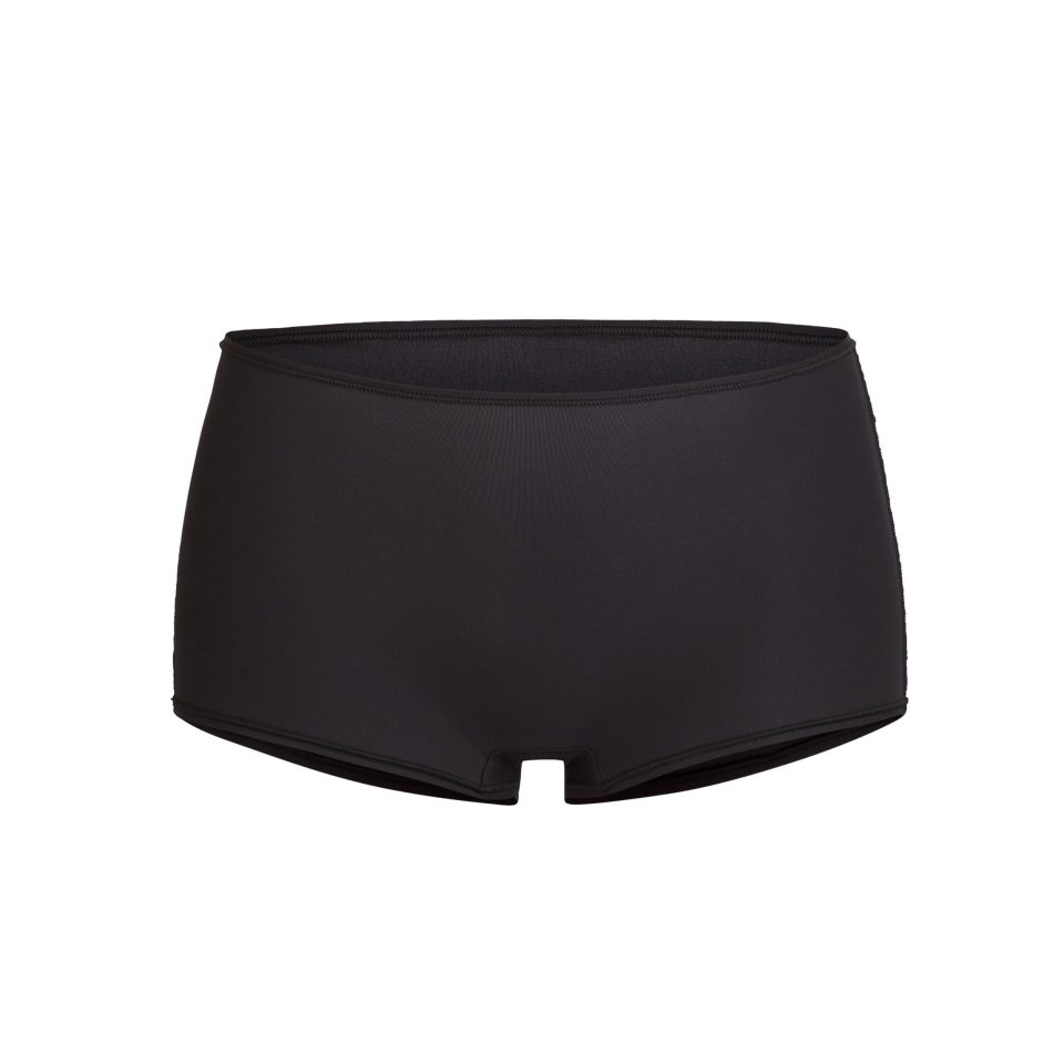 BOY SHORT