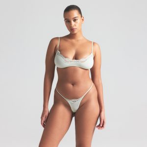 STRING THONG