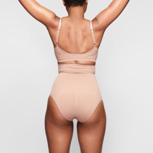 HIGH-WAISTED BRIEF