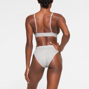 PLUNGE BRALETTE