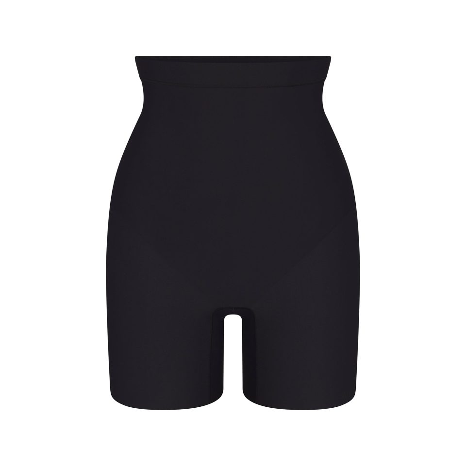 CORE SCULPT MID RISE SHORT