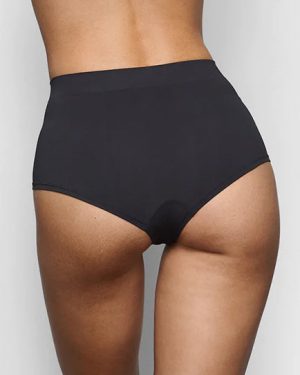 BOY SHORT