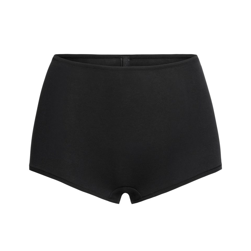BOY SHORT