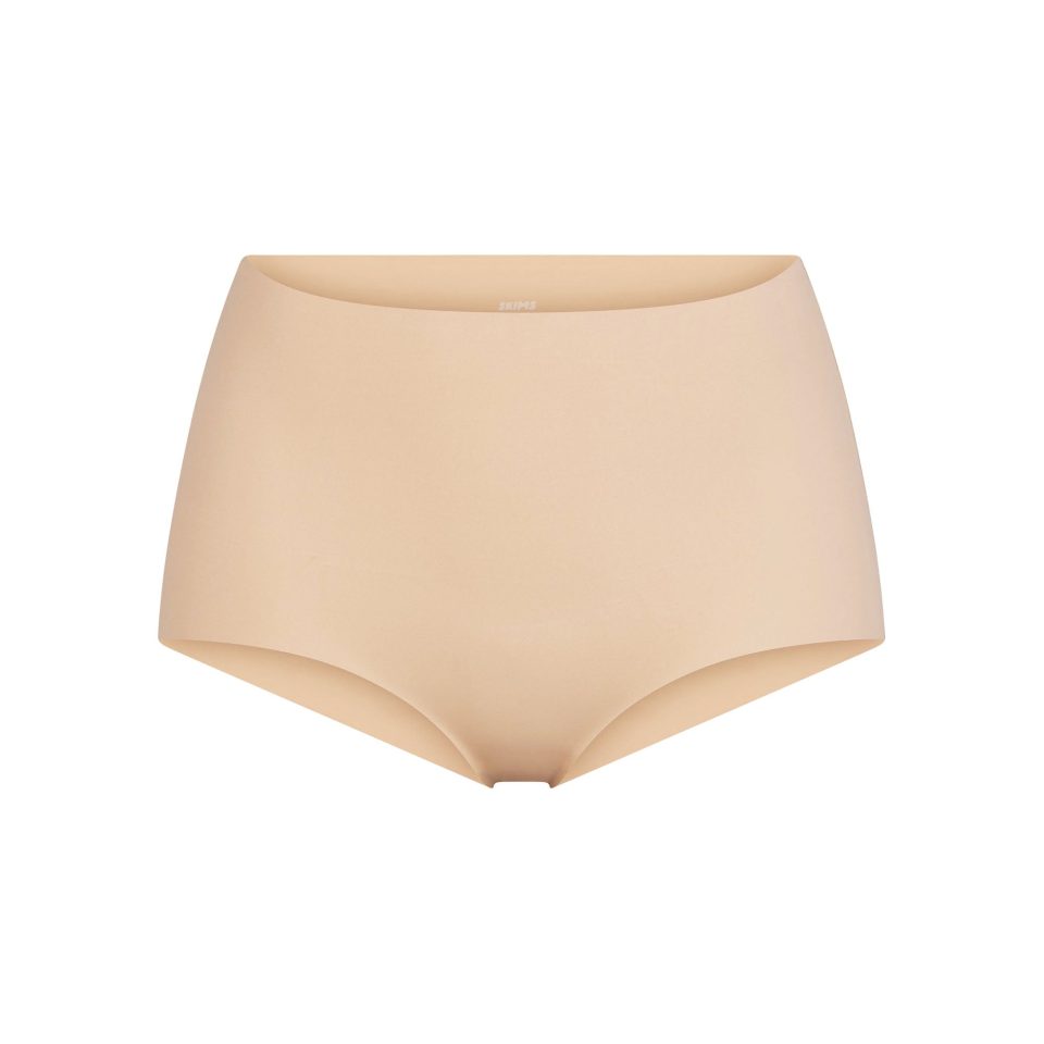 BOY SHORT