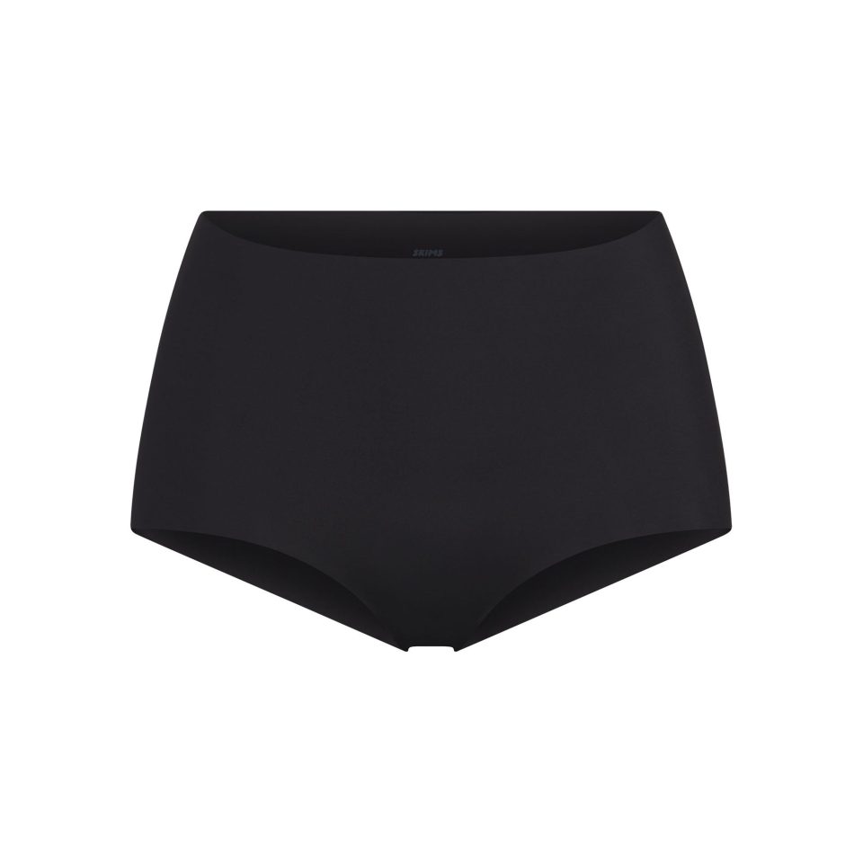 BOY SHORT